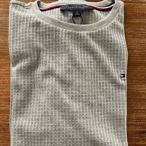 Women’s medium, gray Tommy Hilfiger long sleeve shirt